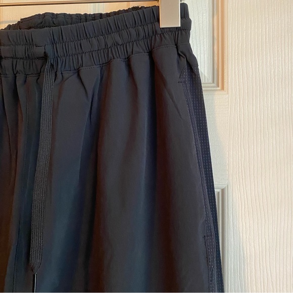 RARE ITEM - EUC Outdoor Voices Track Pant in Black, Size Small - Picture 4 of 6